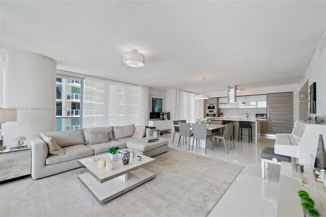 Primary Photo - 300 Sunny Isles Blvd