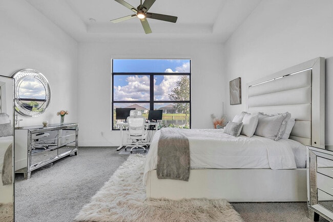 Building Photo - 5320 St Armands Way