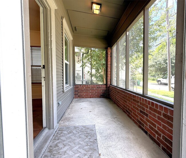 Building Photo - 1011 Nadine St