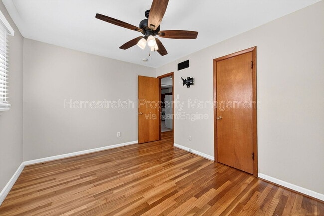 Building Photo - 207 Anistasia Dr