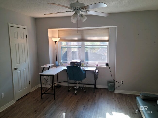 Building Photo - 1000 Dolive Springs Dr