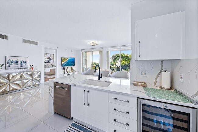 Building Photo - 550 Okeechobee Blvd