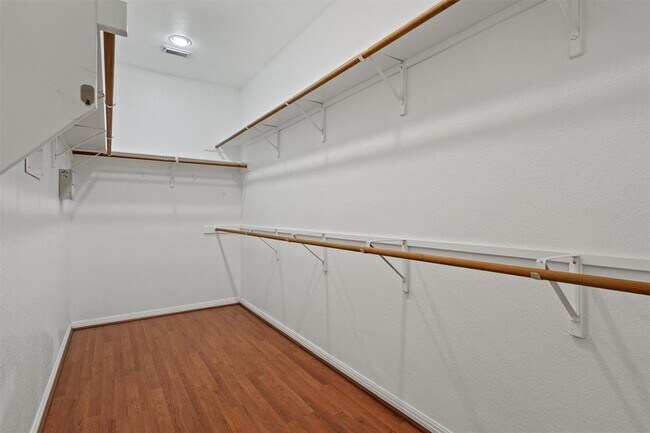 Building Photo - 9013 Sautelle Ln