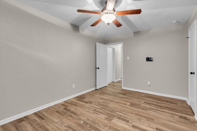 Building Photo - 3937 Tumbleweed Ln