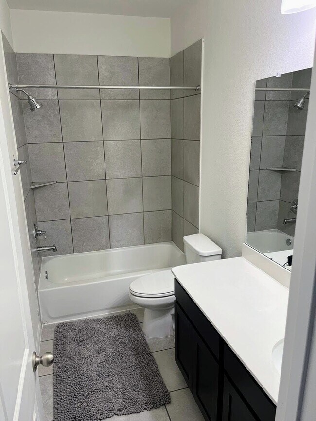 Building Photo - 10526 Wagner St