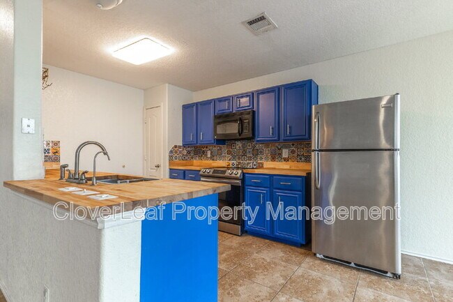 Building Photo - 7410 Clear Point