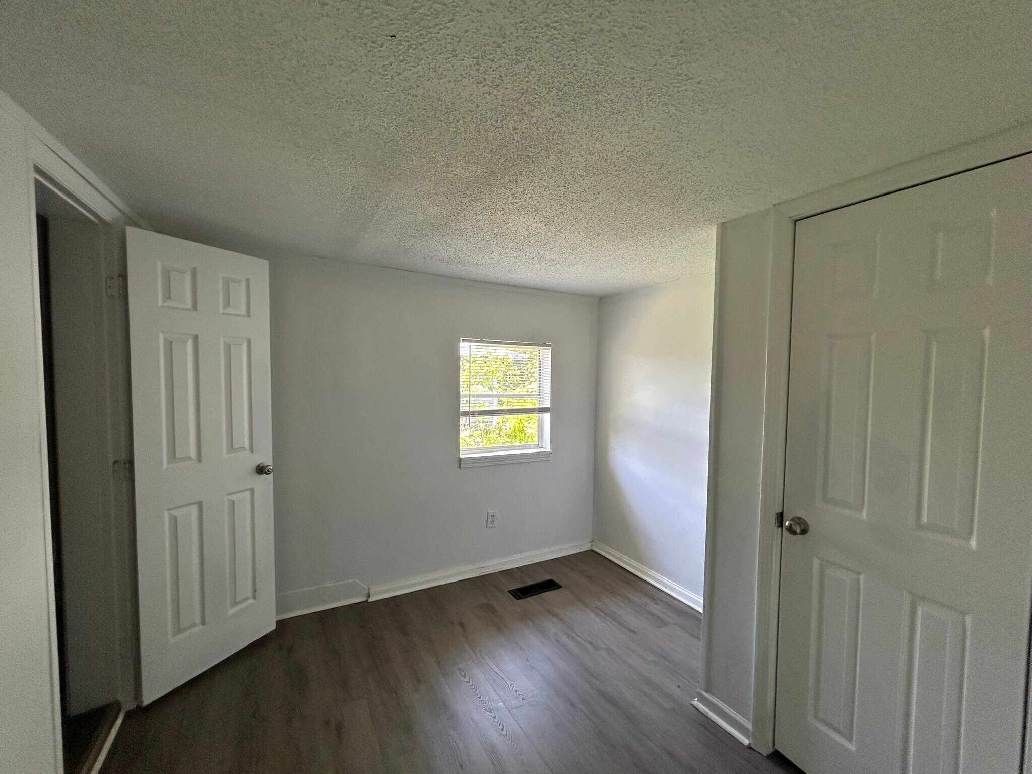 Building Photo - 2904 Garrison Ave SW