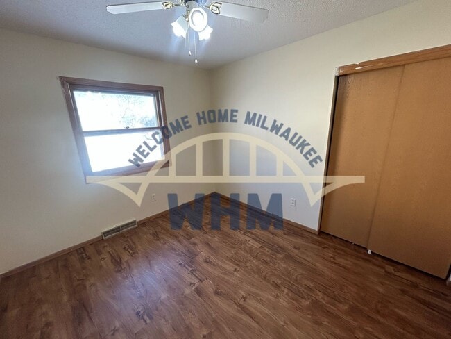 Building Photo - 6580 N 73rd St