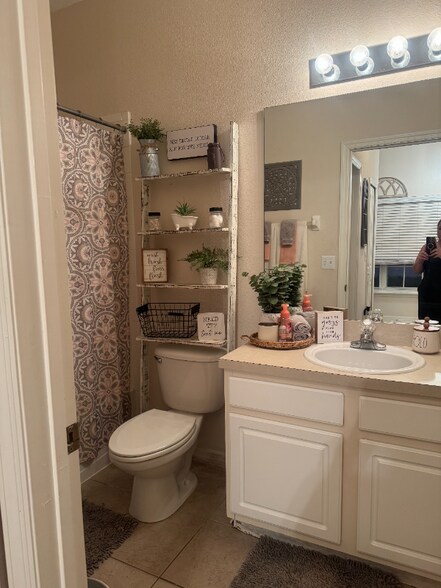 Building Photo - 2153 Winterset Dr