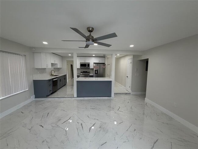 Building Photo - 1360 NW 94th Ave