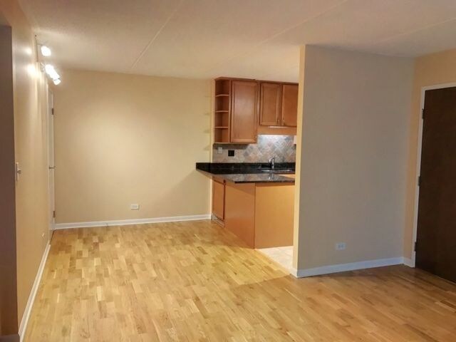 Building Photo - 5S070 Pebblewood Ln