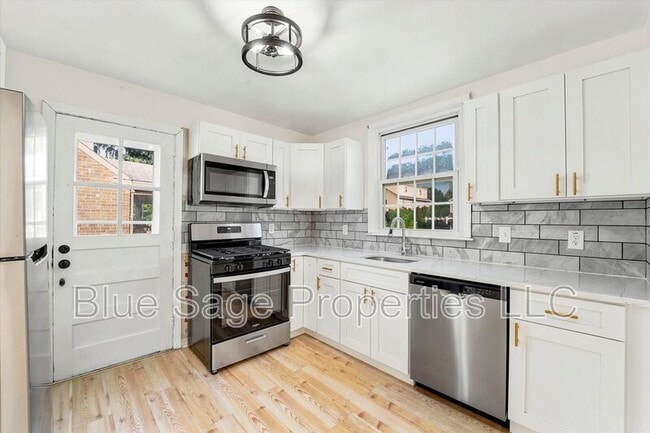 Building Photo - 248 E Turnbull Ave