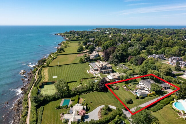 Building Photo - 3 Barclay Sq