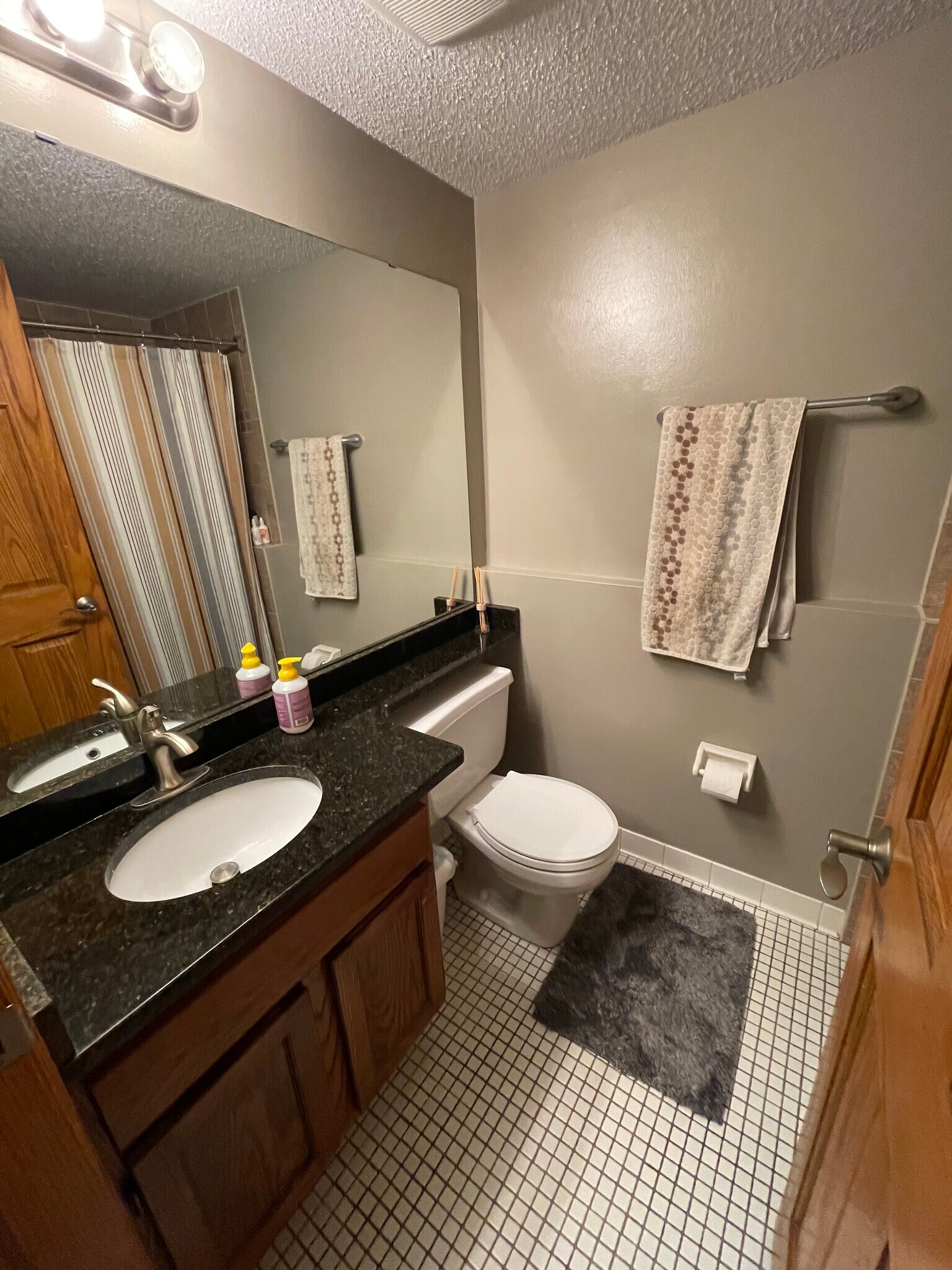 Building Photo - 5858 Red Cherry Ln
