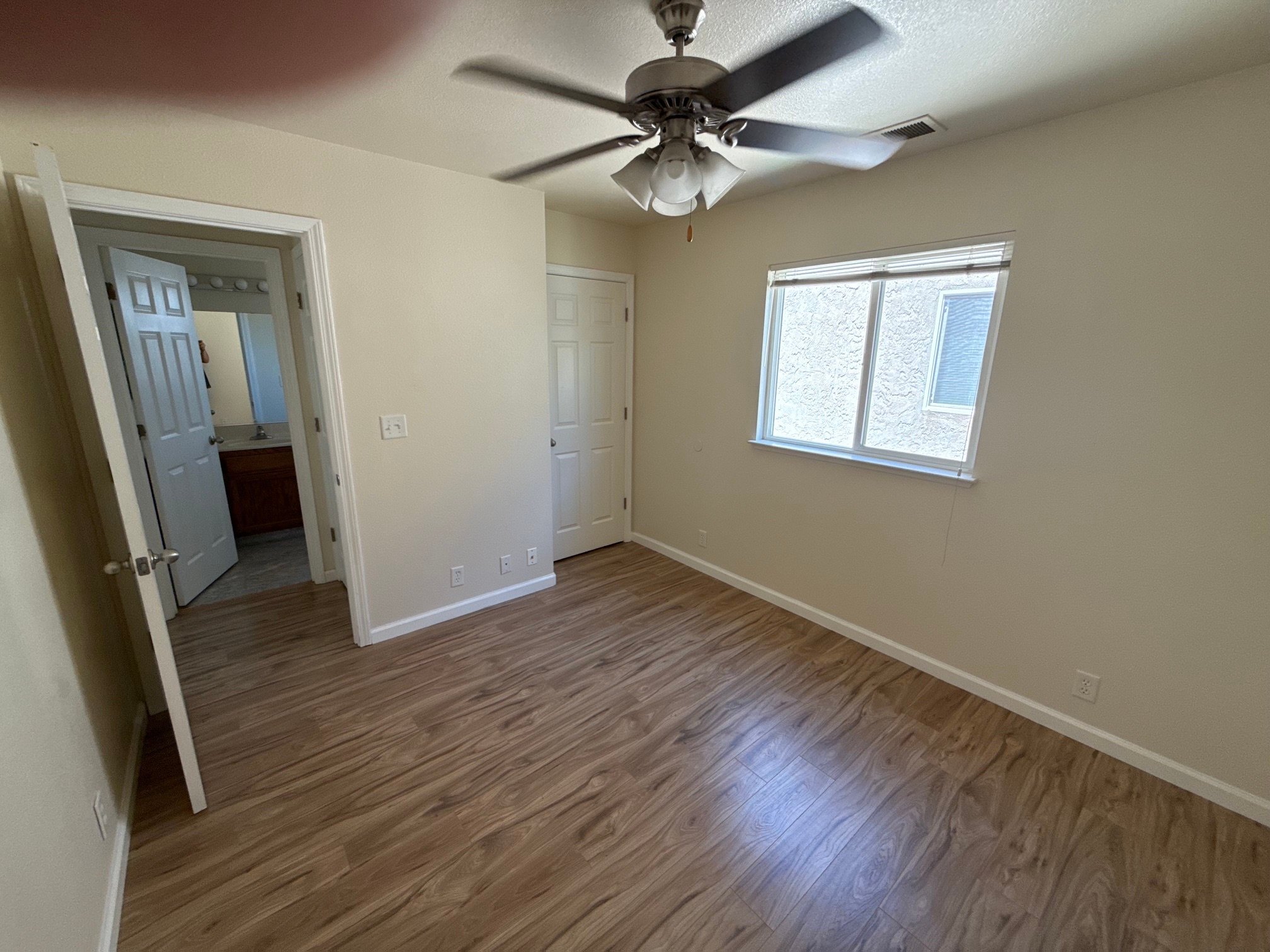 Building Photo - 2409 Cactus Ave