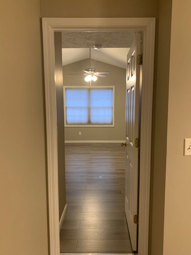 Building Photo - 1116 Doral Dr