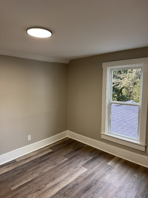 Building Photo - 220 W Brown Ave