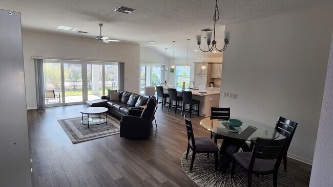 Building Photo - 2650 Quelly Rd