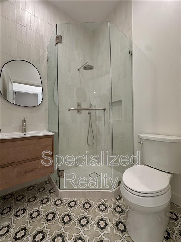 Building Photo - 1135 Scofield Dr