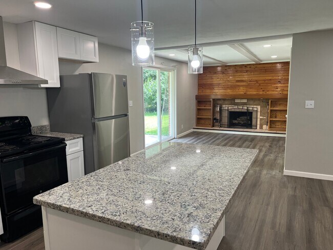 Building Photo - 2543 Walford Dr