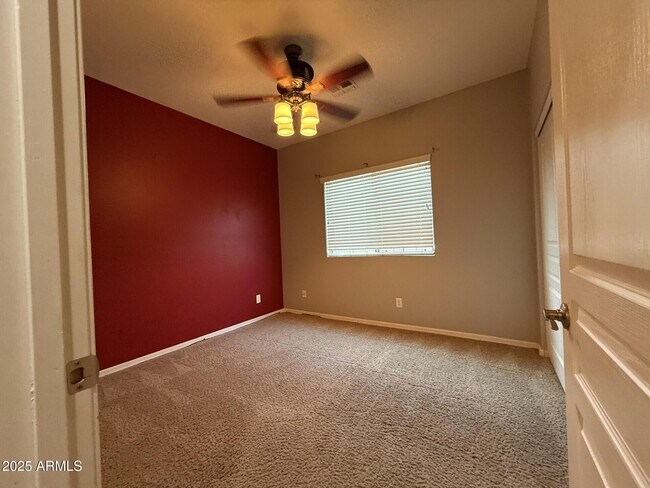 Building Photo - 1057 S Sacramento Pl