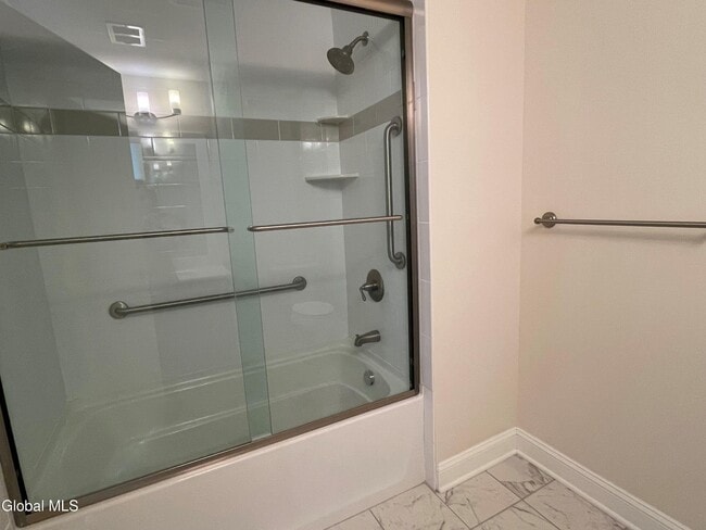 Building Photo - 233 Lake Ave