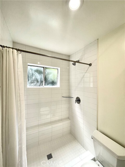 Building Photo - 447 Graceland Dr