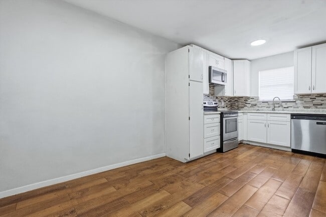 Building Photo - 5734 Arthington Ave