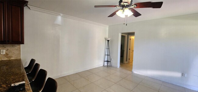 Building Photo - 806 NE 7th St