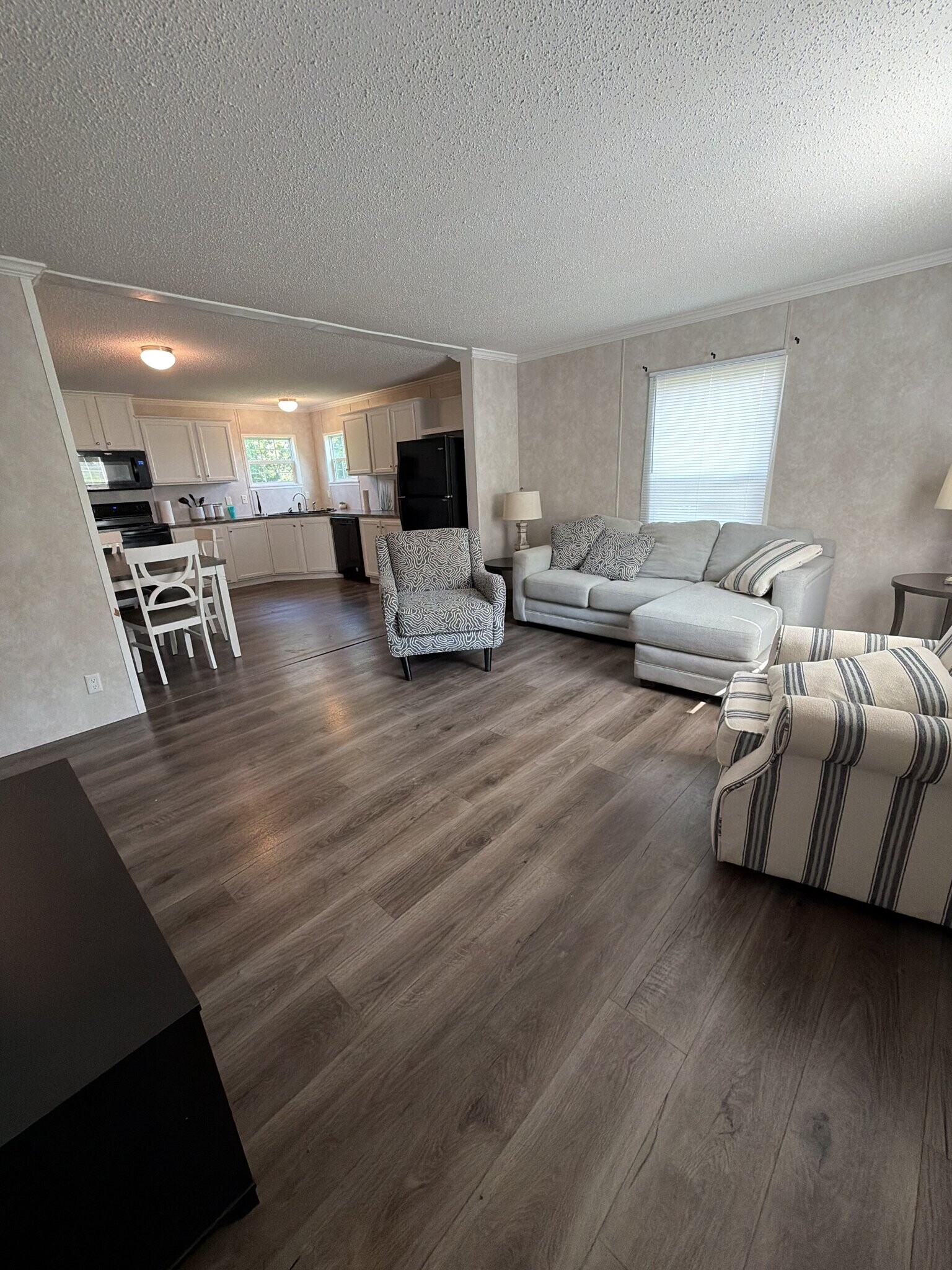 Building Photo - 163 Clays Ct