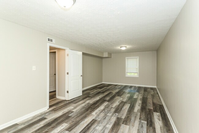 Building Photo - Fantastic 4bd/2ba home! Let yourself in!