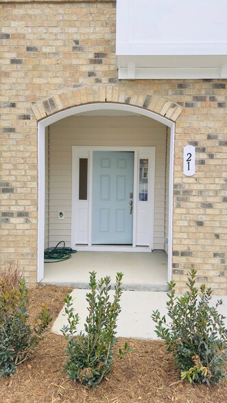 Building Photo - 21 Lavender Ln