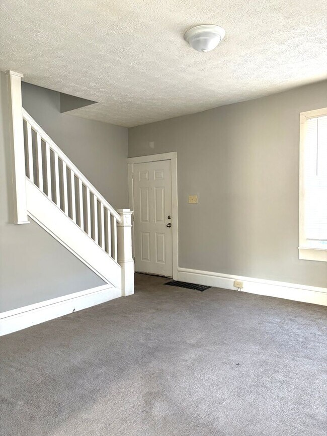 Building Photo - 889-895 East Fulton Street