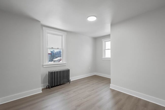 Building Photo - MOVE-IN SPECIAL! 50% off 1st month rent th...
