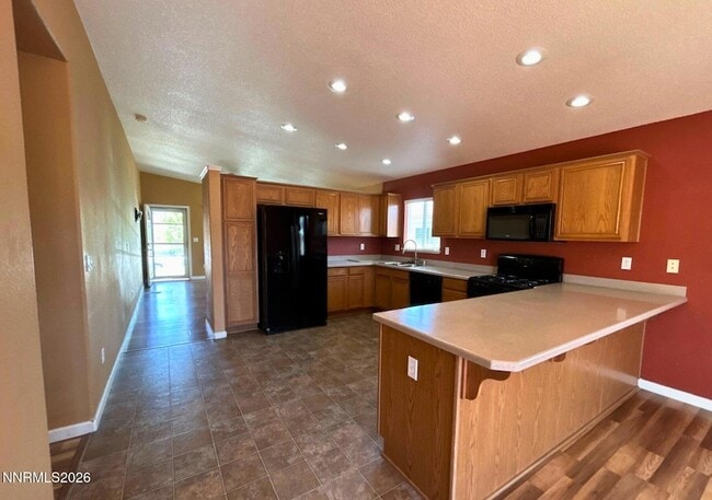 Building Photo - 17630 White Tail Ct