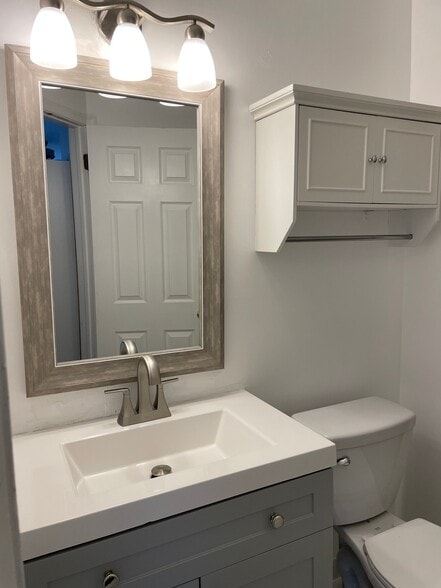 Building Photo - 366 Independence Dr