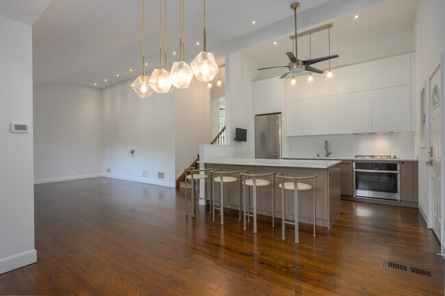 Building Photo - 691 Wilmot Rd