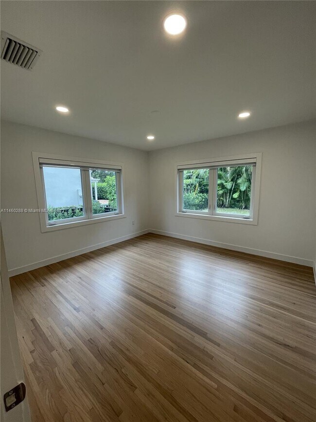 Building Photo - 936 S Alhambra Cir