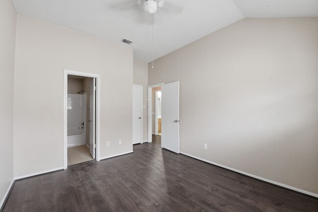 Building Photo - 1310 Brenda Ln