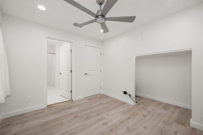 Building Photo - 66 E Ringgold St