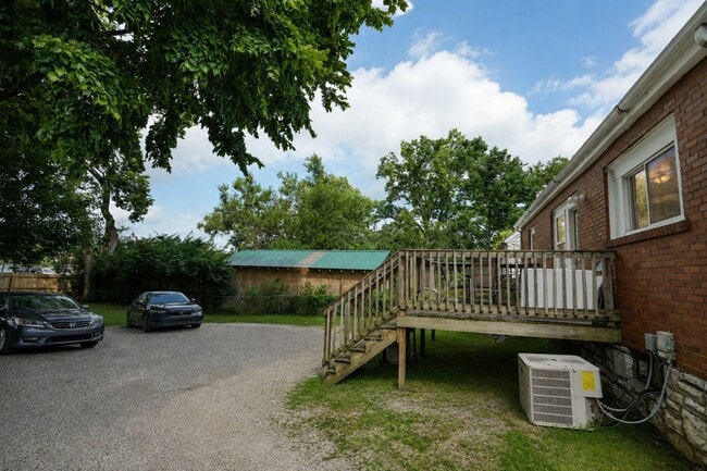 Building Photo - 416 Gibson Ave
