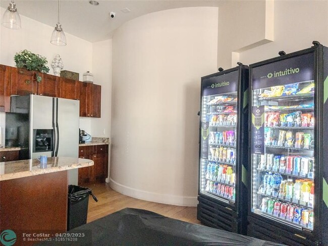 Building Photo - 1830 Radius Dr