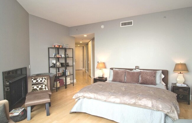 Building Photo - 401 N Wabash Ave