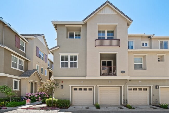 Building Photo - 1271 Westbury Dr