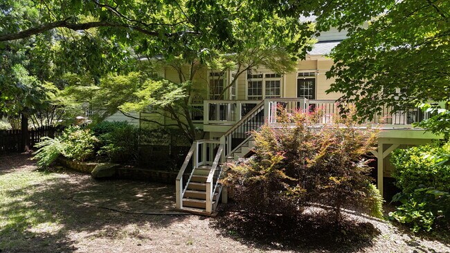 Building Photo - 4 Bed/3 Full Bath Furnished Home in Cary!