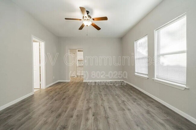 Building Photo - 606 E Brin St