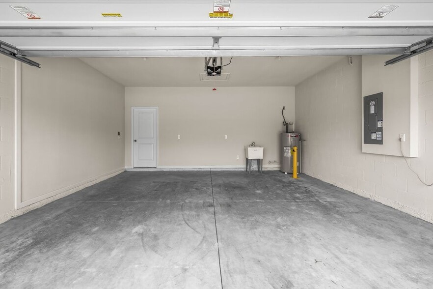 Building Photo - 35572 Quartz Lk Dr