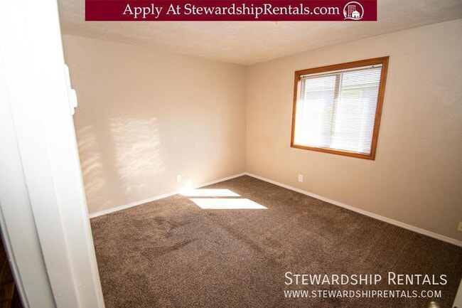 Building Photo - 5051 Forsythia St