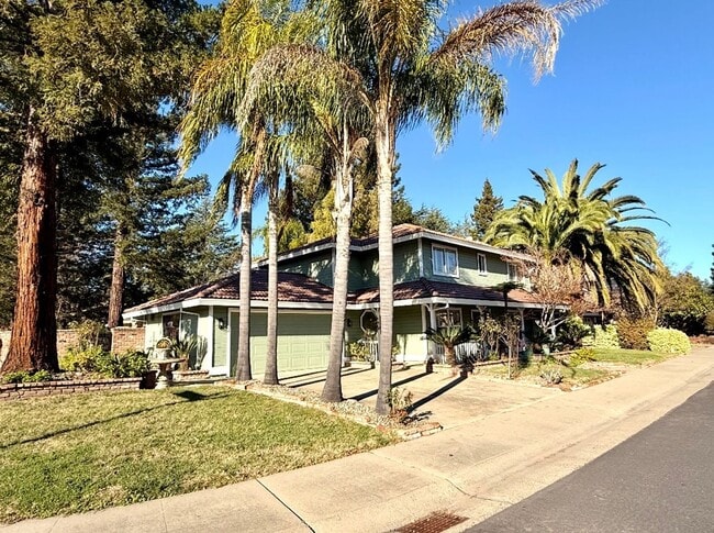 Building Photo - Don’t Miss This Beautiful 3-Bedroom + Office Gated Home!