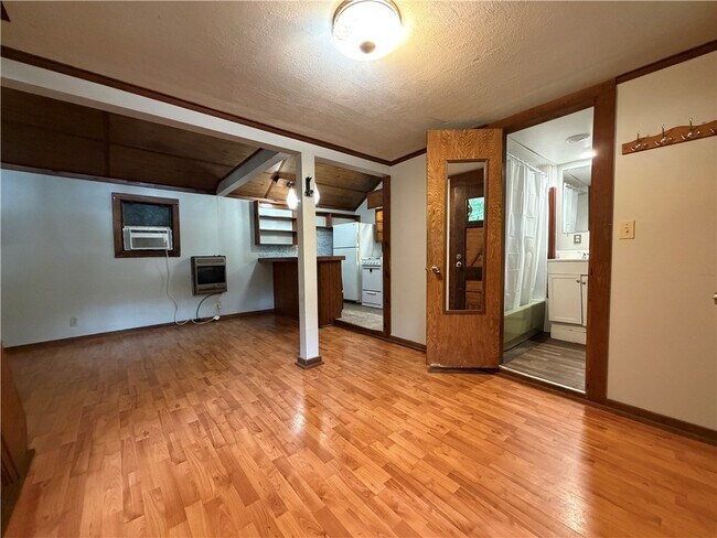 Building Photo - 410 E Huntsville Rd